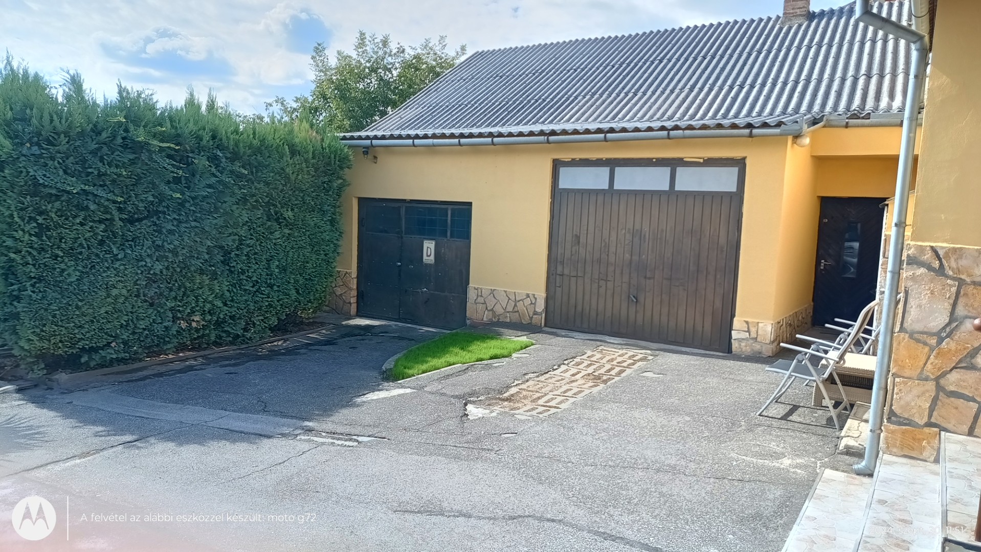 Pécsett 146m2-es ház, műhellyel eladó - Kép 3