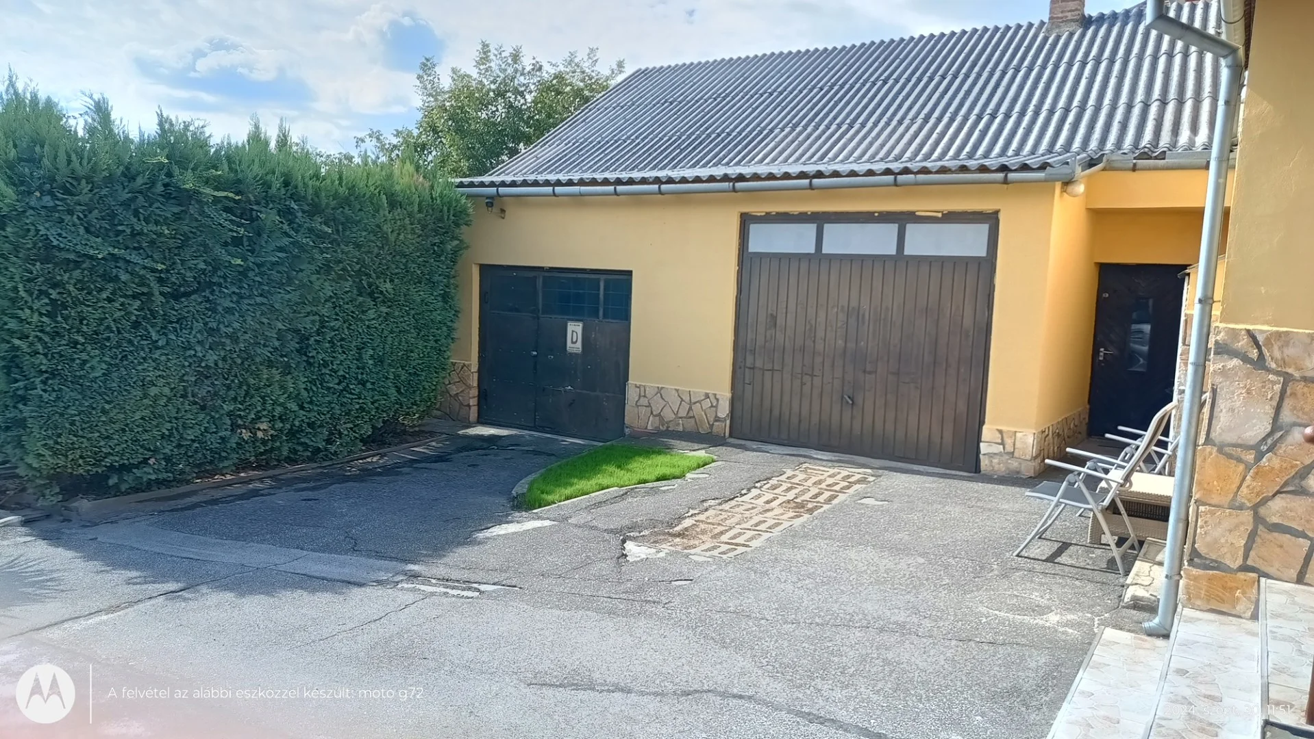 Pécsett 146m2-es ház, műhellyel eladó - Kép 3