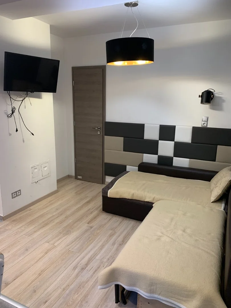 Pécs Egyetemvárosában felújított, szigetelt, kertkapcsolatos, teraszos, garázsos, dupla komfortos, klímás, gázfűtéses téglalakás eladó! - Kép 3