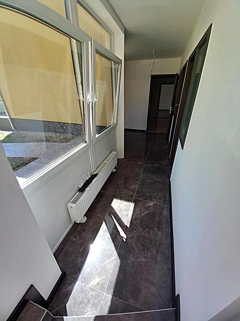 Eladó luxus lakás nagy terasszal - Kép 3