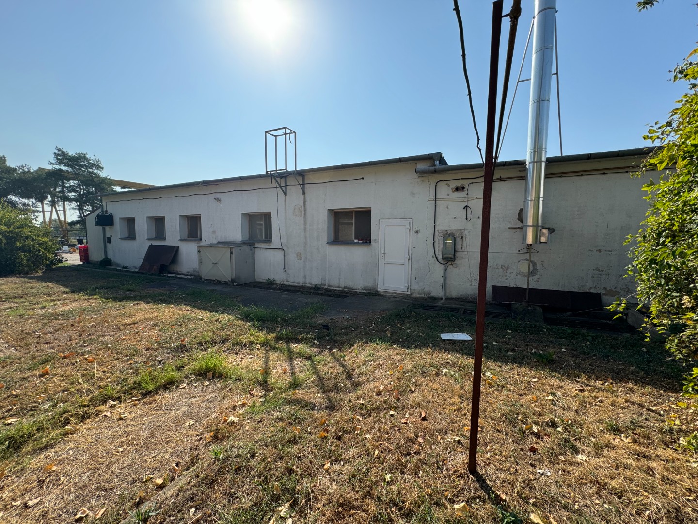 Eladó telephely/raktár