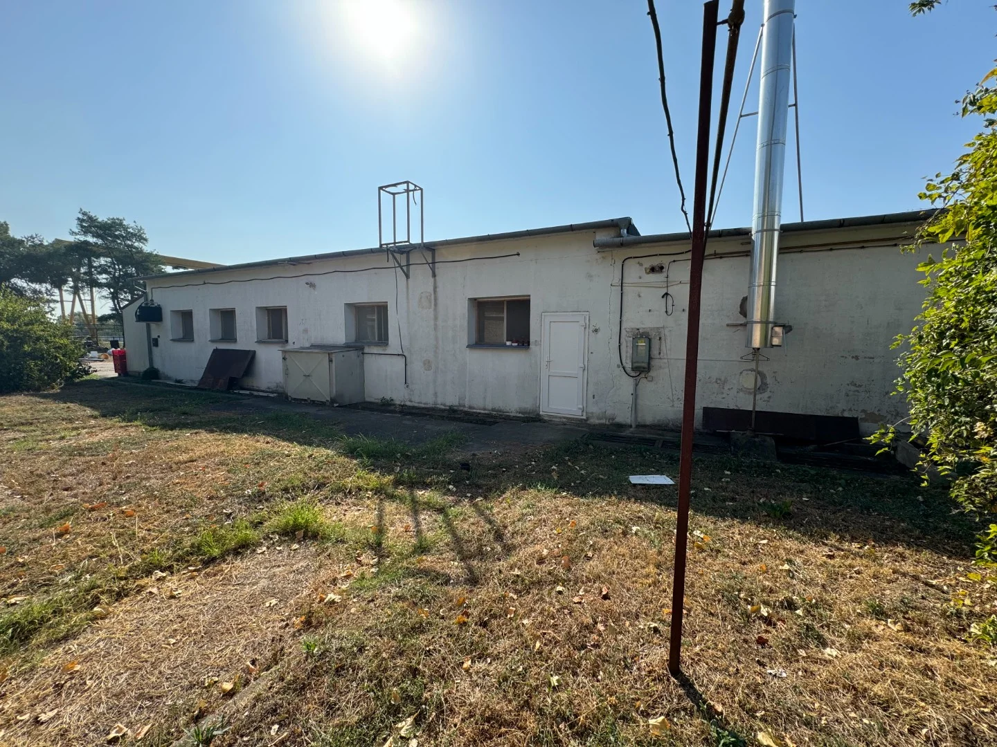 Eladó telephely/raktár