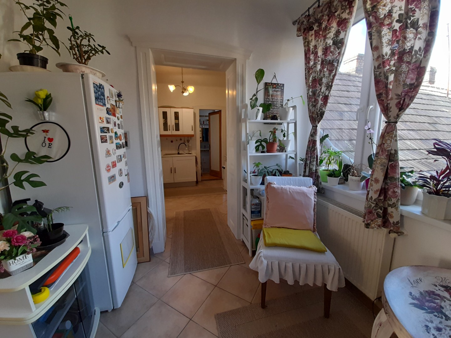 Felújított, világos, 2 szobás, 1. emeleti tégla lakás, saját kerttel Gödöllőn - Kép 9