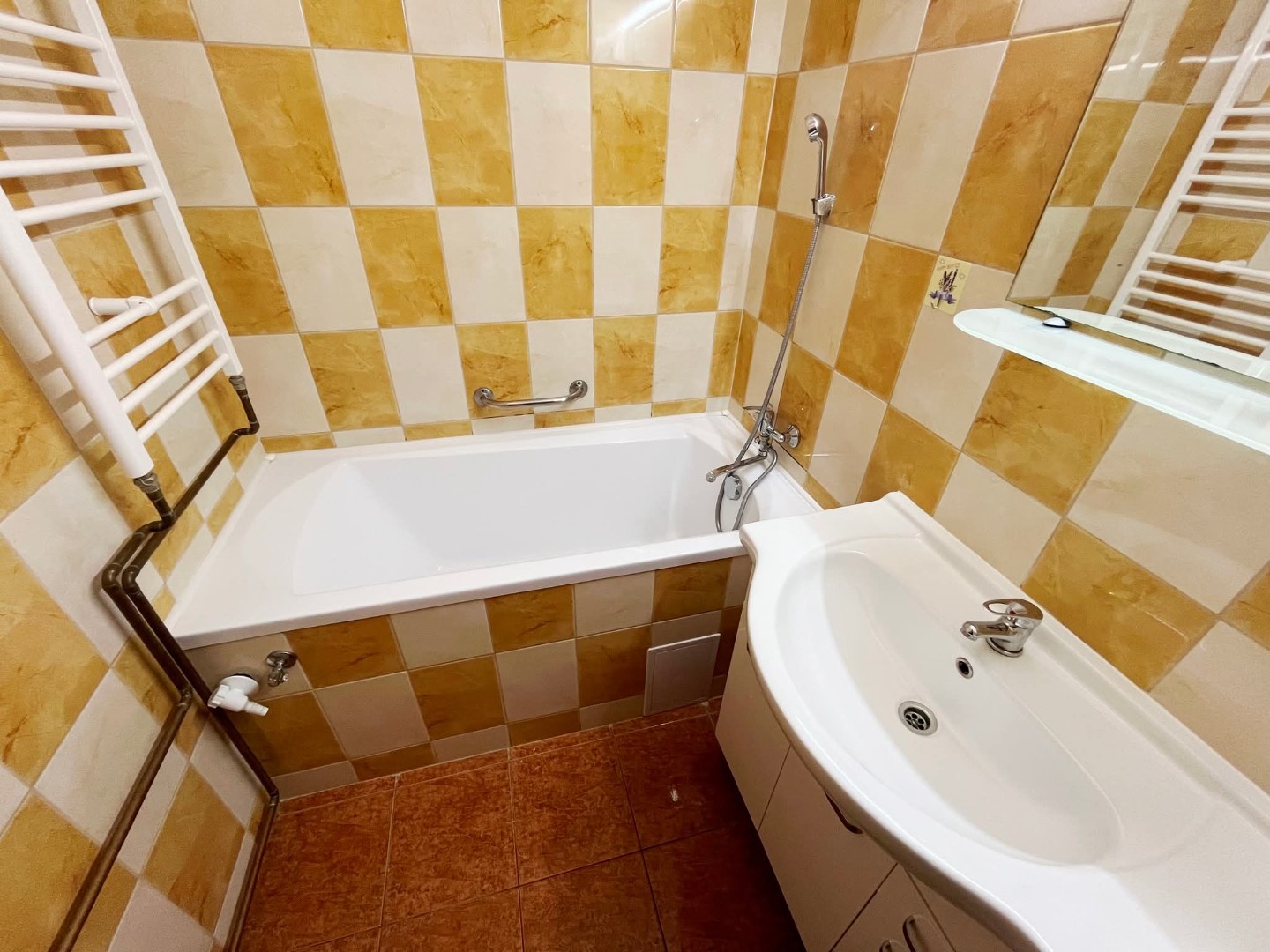 Felújított 2szoba+hallos lakás Celldömölkön - Kép 3