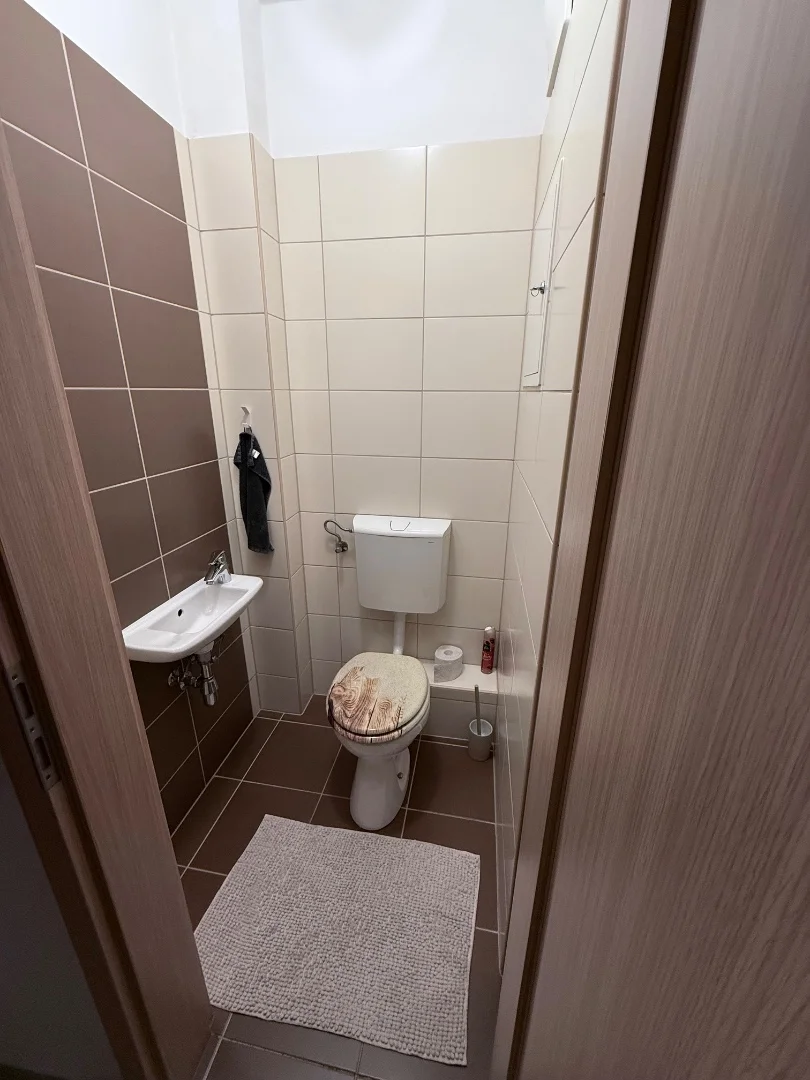 Újszerű társasházi lakás Városréten, Árkád mellett - Kép 6