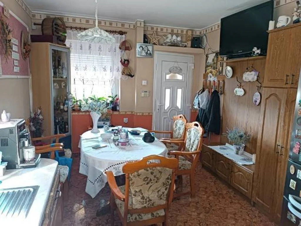 Eladó családi ház Vácon - Kép 4