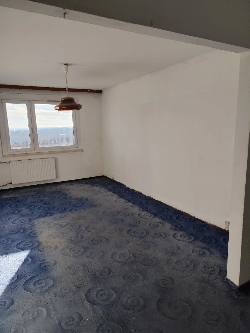 Részlegesen felújított panel lakás Várpalotán - Kép 6