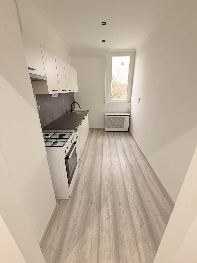 Eladó tégla lakás Kazincbarcikan - Kép 10