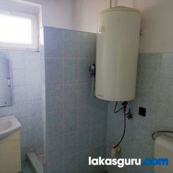 Kétszintes Családi Ház Nagykapornak Csendes Utcájában! - Kép 8