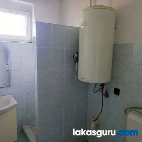 Kétszintes Családi Ház Nagykapornak Csendes Utcájában! - Kép 8