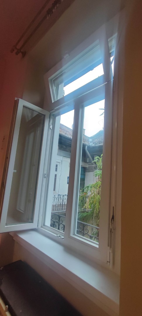 Beköltözhető emeleti felújítandó kis lakás eladó a 8. kerületben - Kép 7