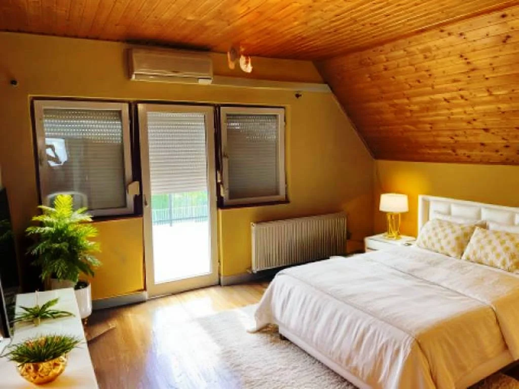 Eladó családi ház Göden - Kép 8