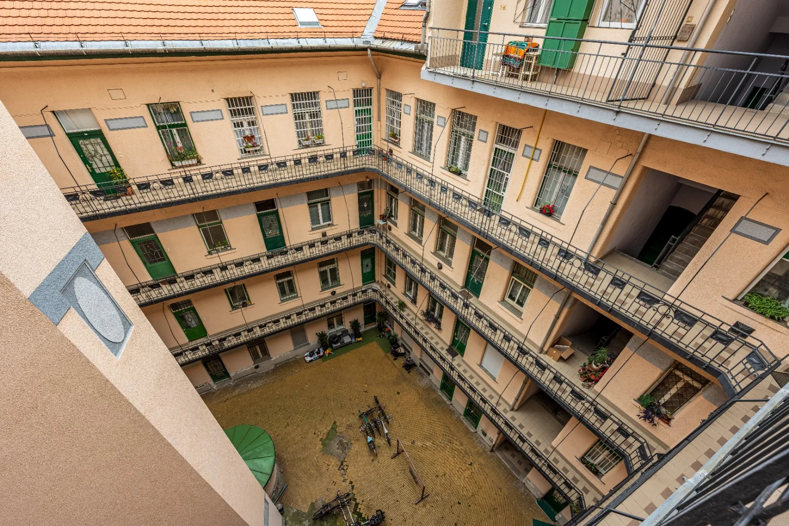 Eladó prémium adottságú ingatlan Budapest szívében – befektetőknek, ügyvédi irodának vagy orvosi rendelőnek! - Kép 13