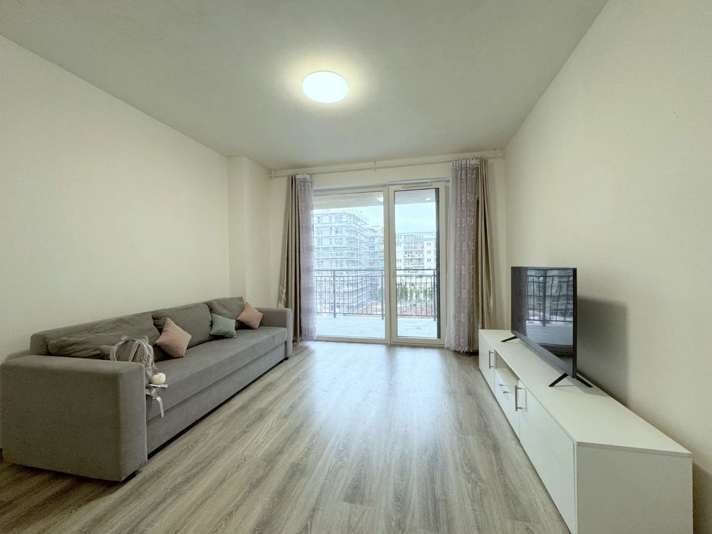 Kiadó tégla Budapest 13. ker.en - Kép 4