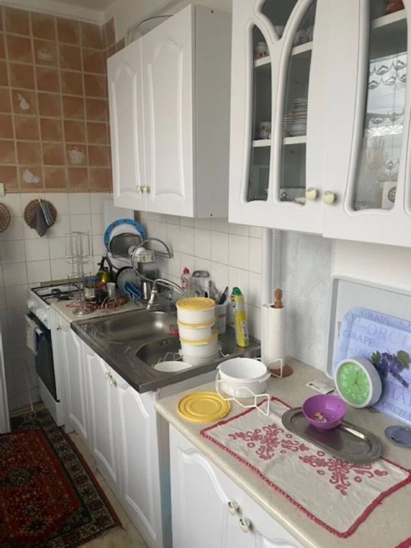 Jó állapotú lakás a vasút- és buszállomás közelében - Kép 3