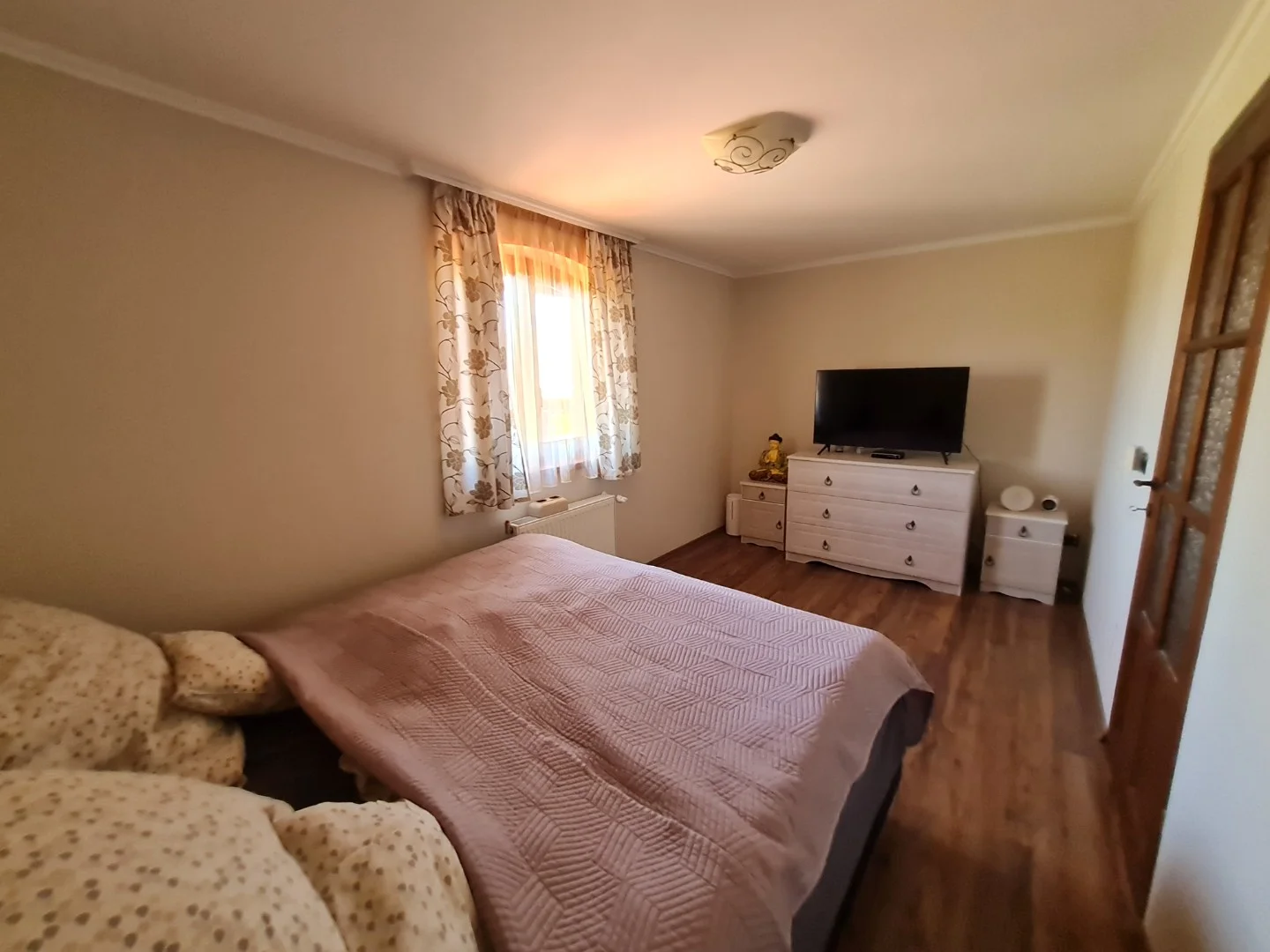 Családi ház eladó, fix hozamú bevétellel Balaton közelében! Kivételes, exkluzív ajánlat Polgárdiban! - Kép 15