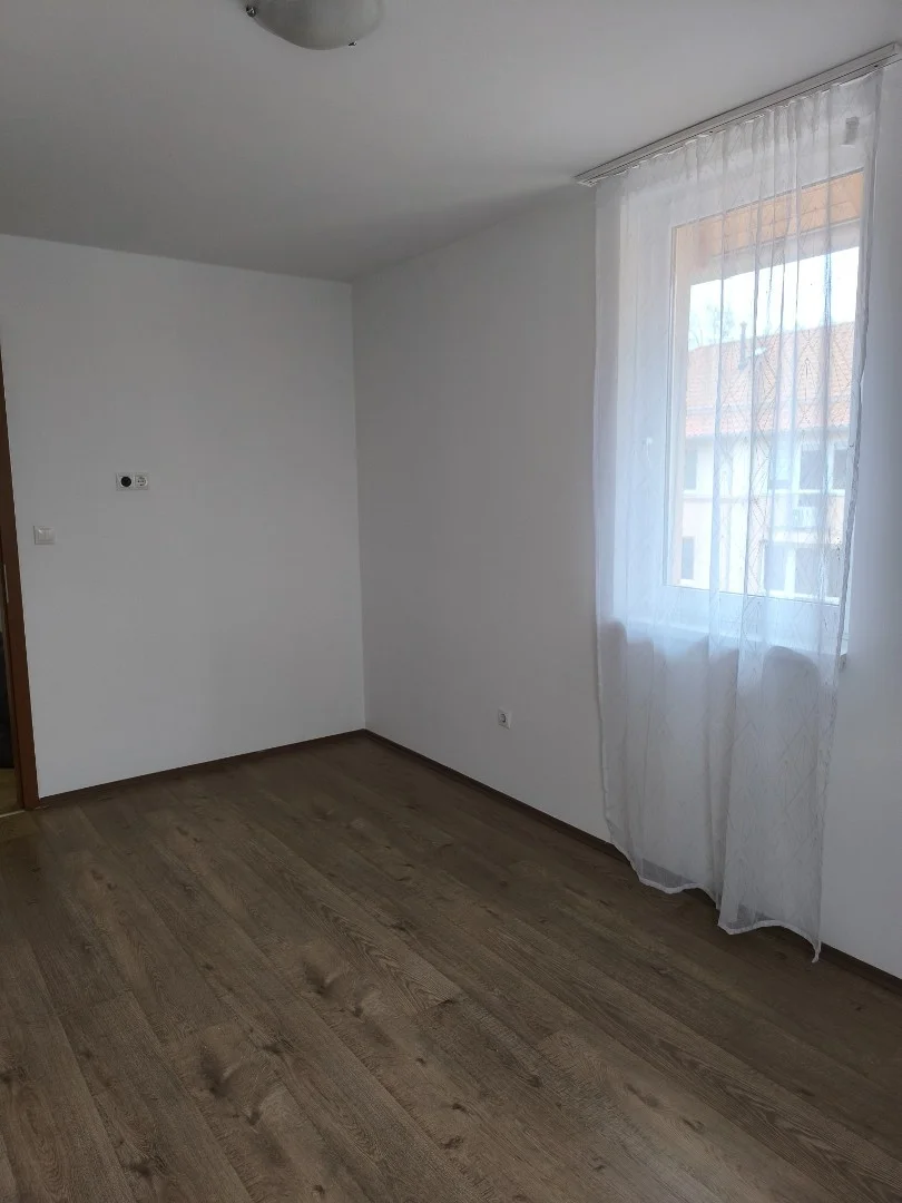 Eladó tégla lakás Pécsen - Kép 6