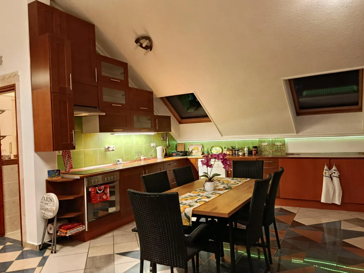 Római fürdőn!!! Örök panorámás világos napos 2 garázshelyes - Kép 2