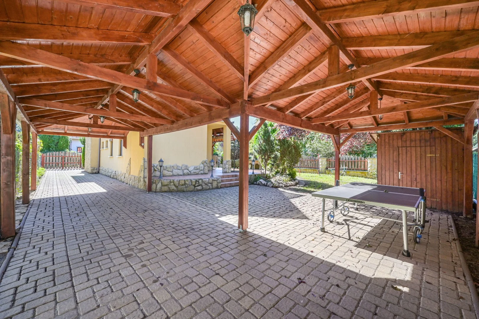 Balatonszárszón, mindössze 250 méterre a vízparttól és a közkedvelt szabad strandtól, eladó egy 2 éve felújított, azonnal költözhető kétszintes nyaraló! - Kép 19