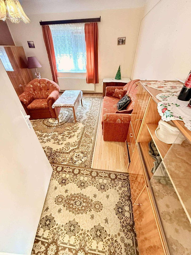 Eladó családi ház Berenten - Kép 9