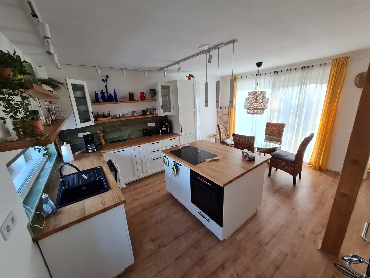 Balatonvilágos - Magaspart közelében azonnal költözhető családi ház eladó! - Kép 9