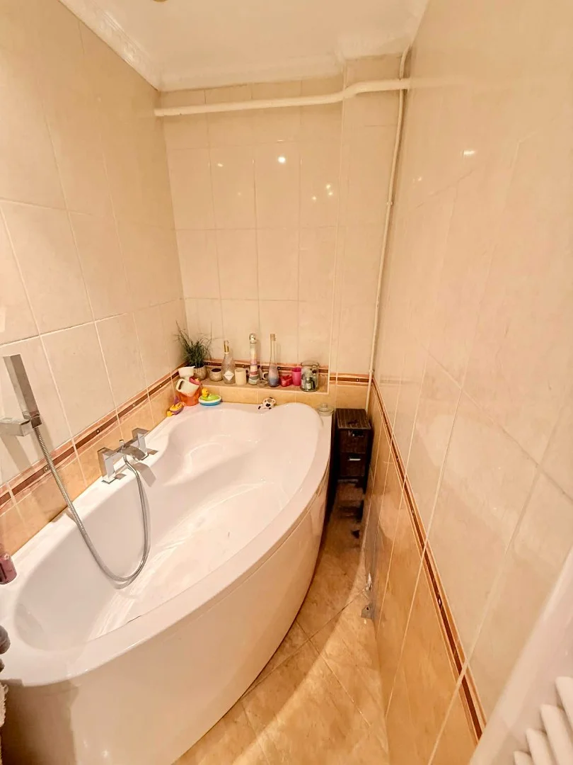 Eladó családi ház Miskolcon - Kép 19