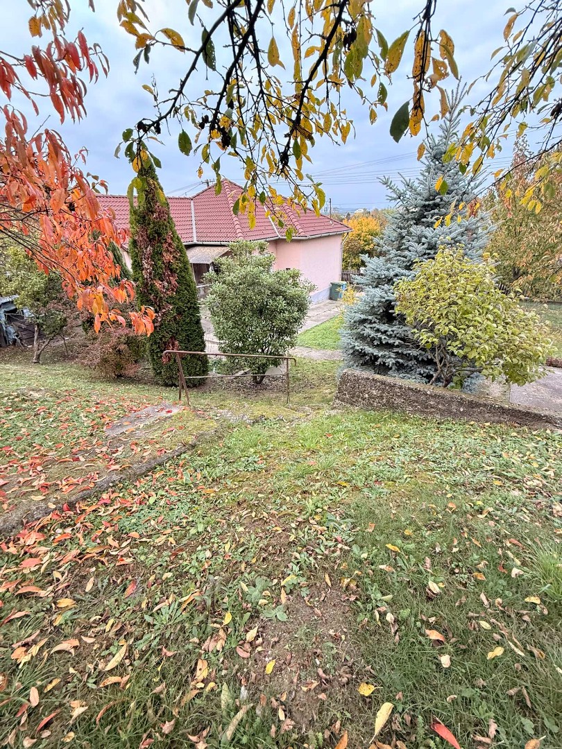 Eladó családi ház Berenten - Kép 20