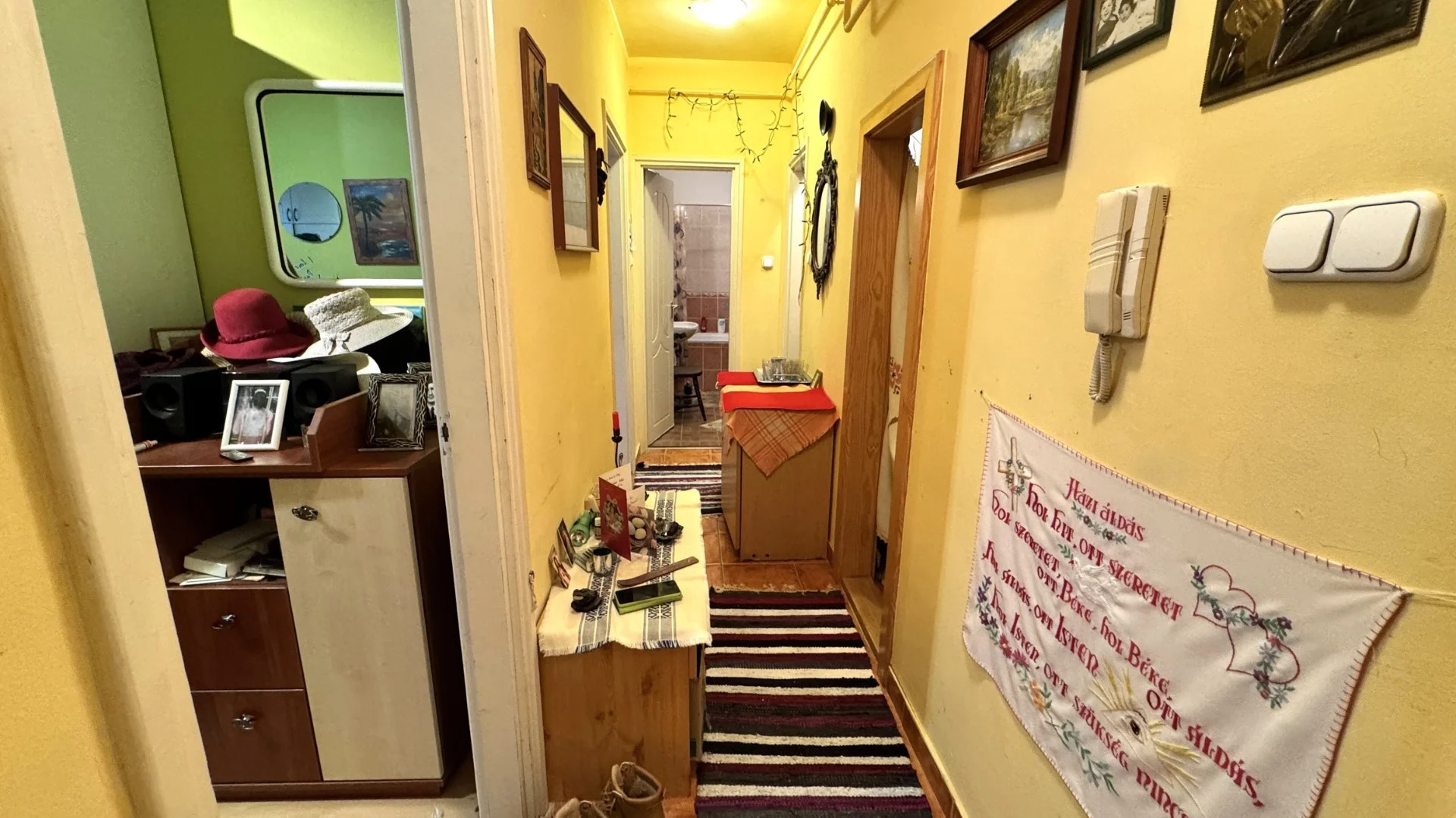 Nyíregyháza belvárosában a Kossuth utca közelében, földszinten lévő, 45 nm-es, 1 szoba-amerikai konyha-nappalis, csendes udvarra néző, akadálymentesített, fiatal tégla építésű lakás eladó. - Kép 13