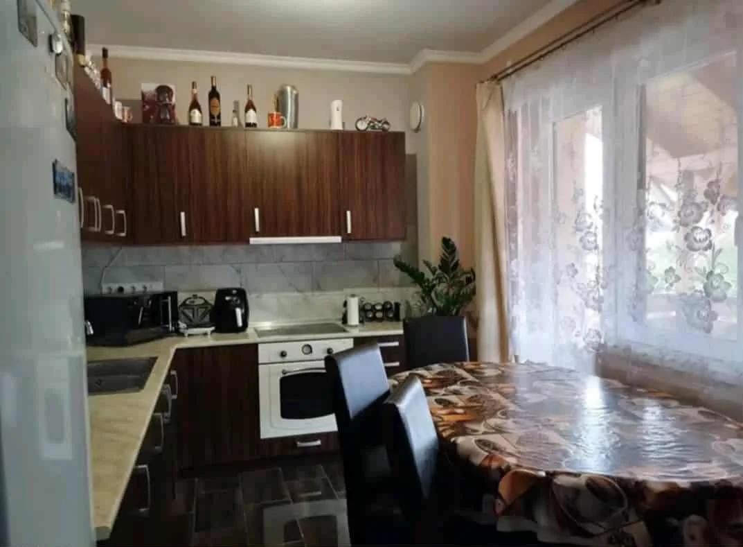 Cukrászda és lakás egyben - Kép 3