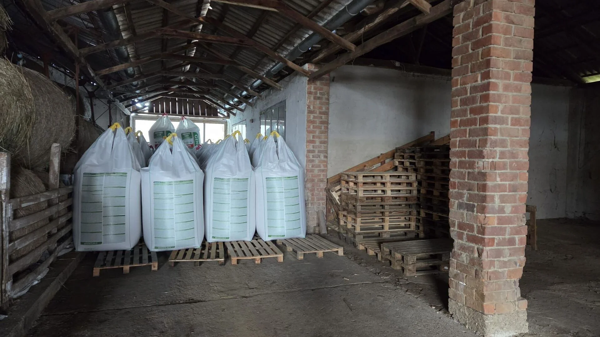 KIADÓ 600 m²-es GAZDASÁGI INGATLAN Lakhegyen - Kép 4