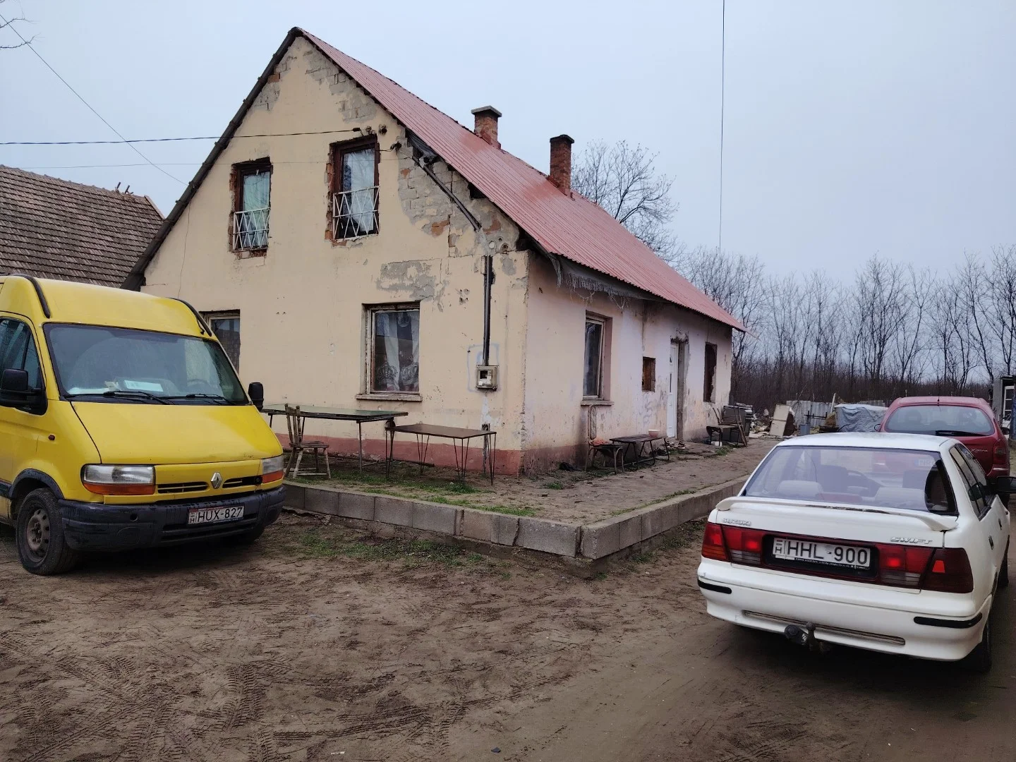Eladó egy 2 generációs ház Nagykátán fel ujitasra vár - Kép 3