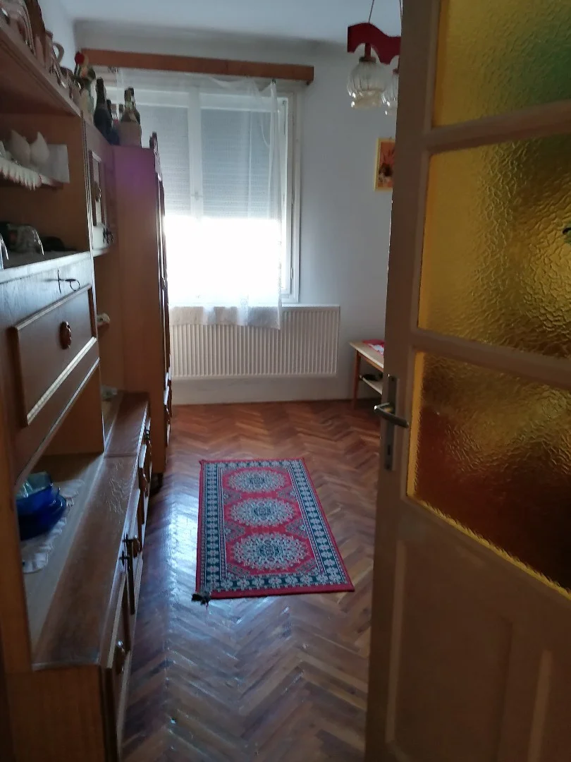 Jó állapotú családi ház - Kép 8