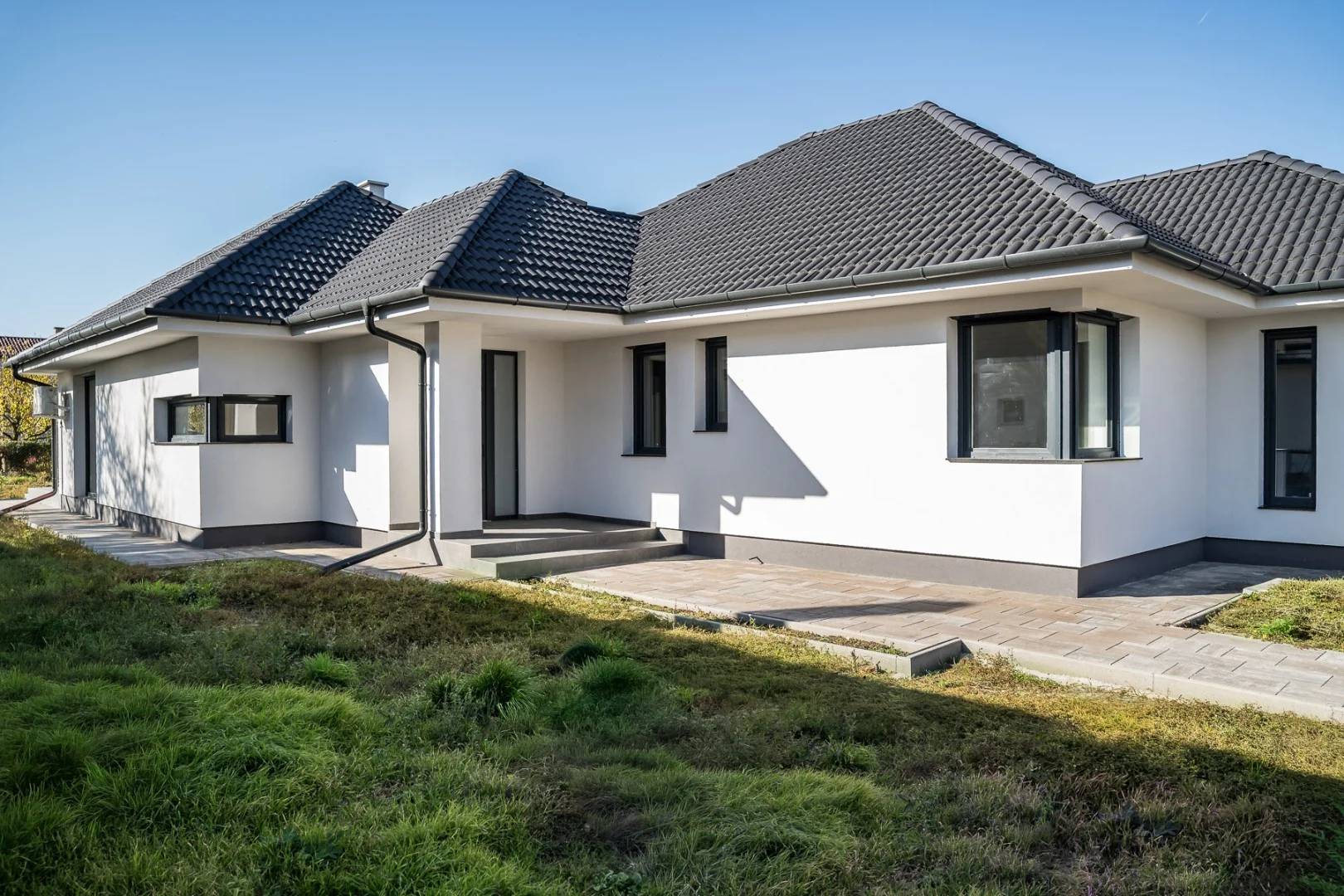 Minden ami kényelem Debrecen- Józsán jó helyen fölszintes új 168 nettó nm költözhető - Kép 2