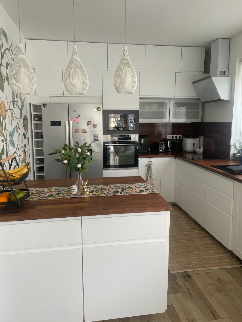 Eladó 2019-ben épült ikerház Diósdon – medencével, 104 m², nappali + 3 szoba, kb. 300 m² kerttel