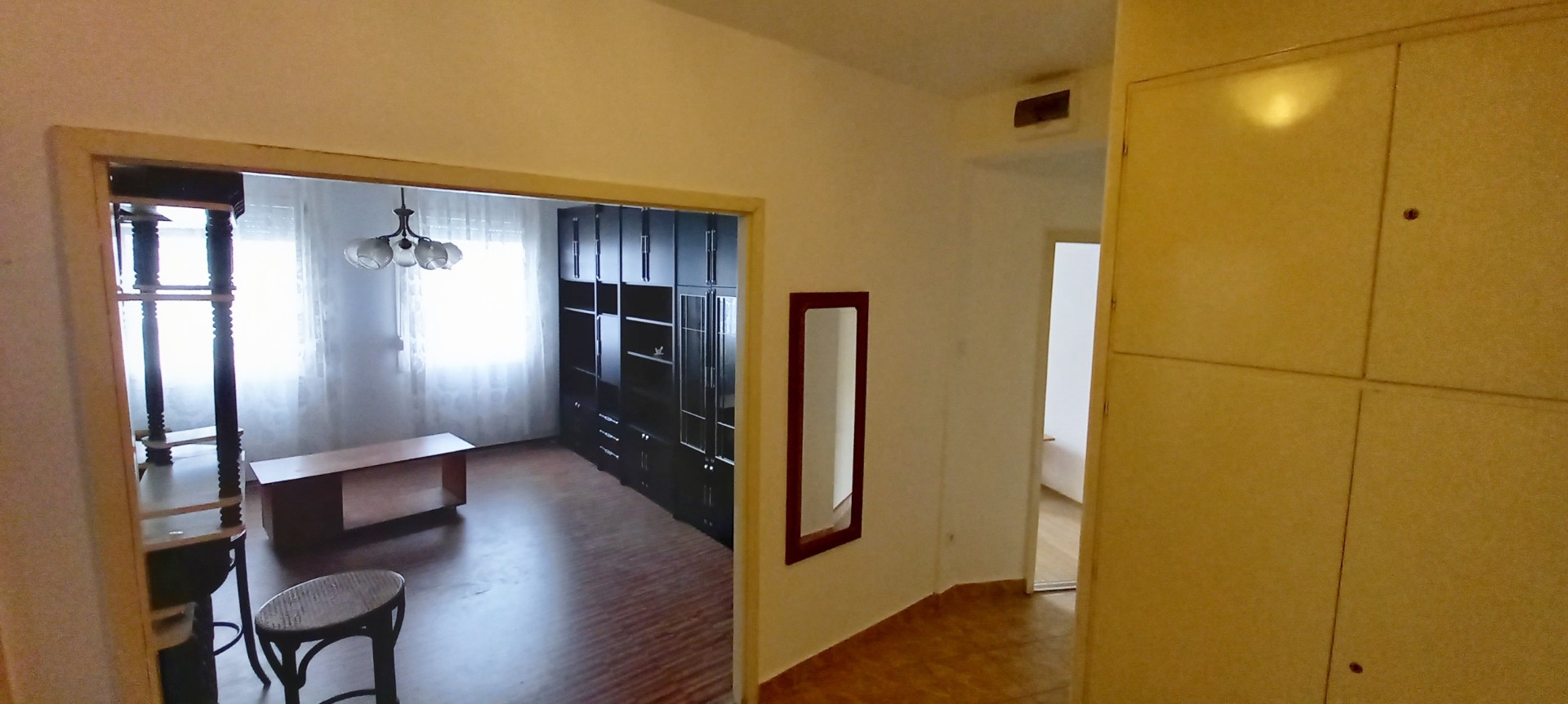 Első emelti 4 szobás lakás Nagykanizsán!