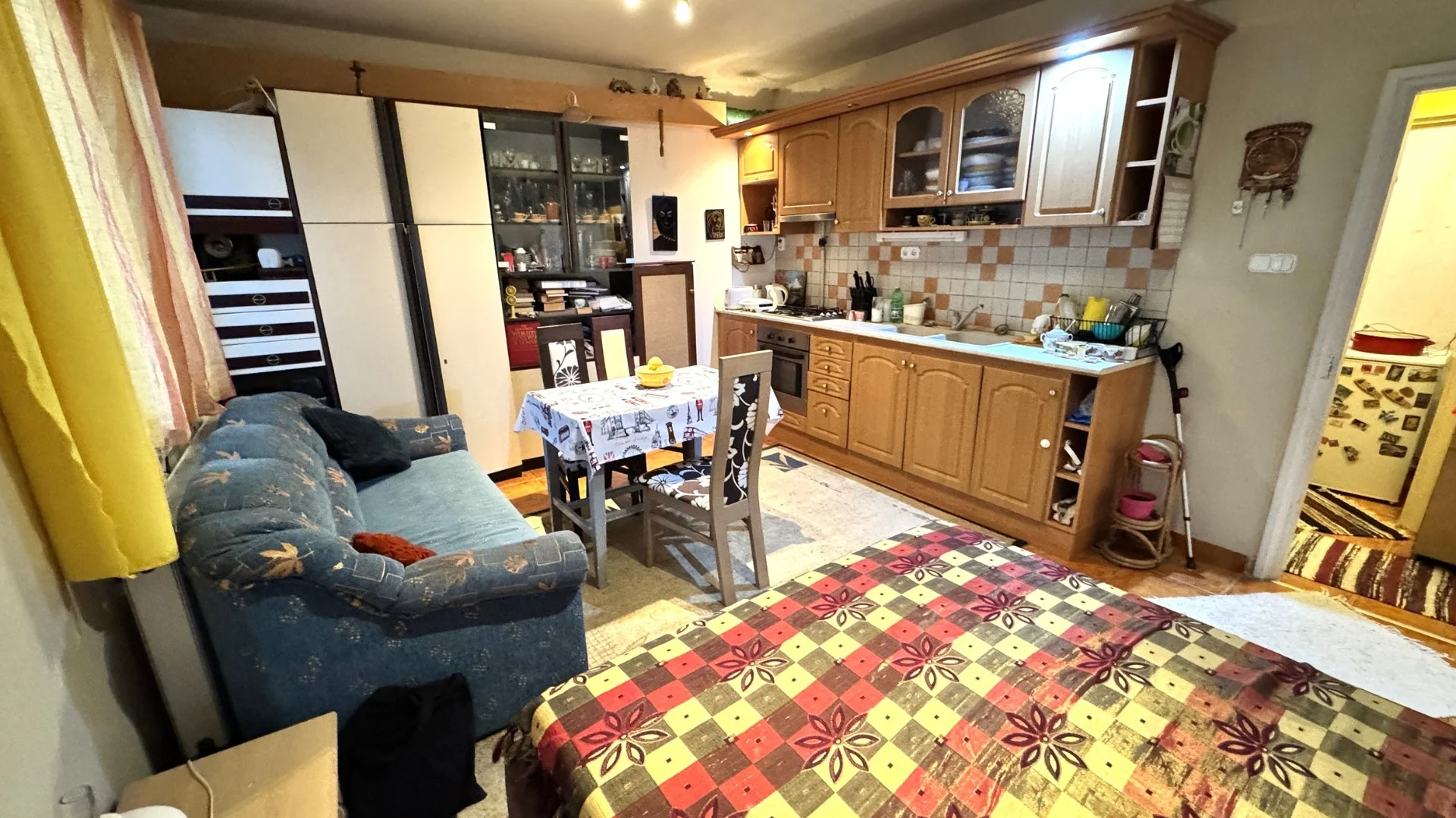 Nyíregyháza belvárosában a Kossuth utca közelében, földszinten lévő, 45 nm-es, 1 szoba-amerikai konyha-nappalis, csendes udvarra néző, akadálymentesített, fiatal tégla építésű lakás eladó. - Kép 5