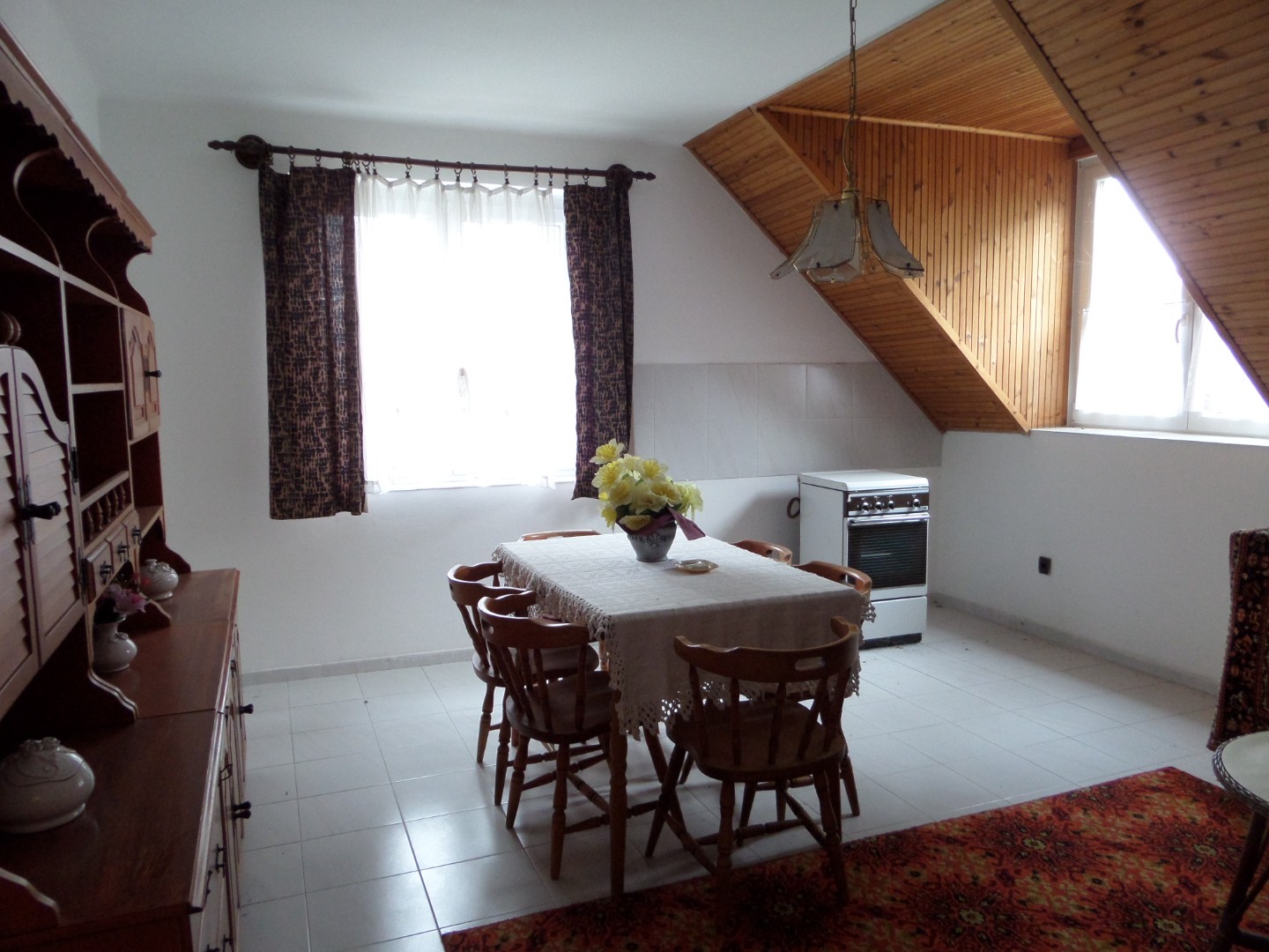 Komló szilvás városrészben panorámás családi ház - Kép 15