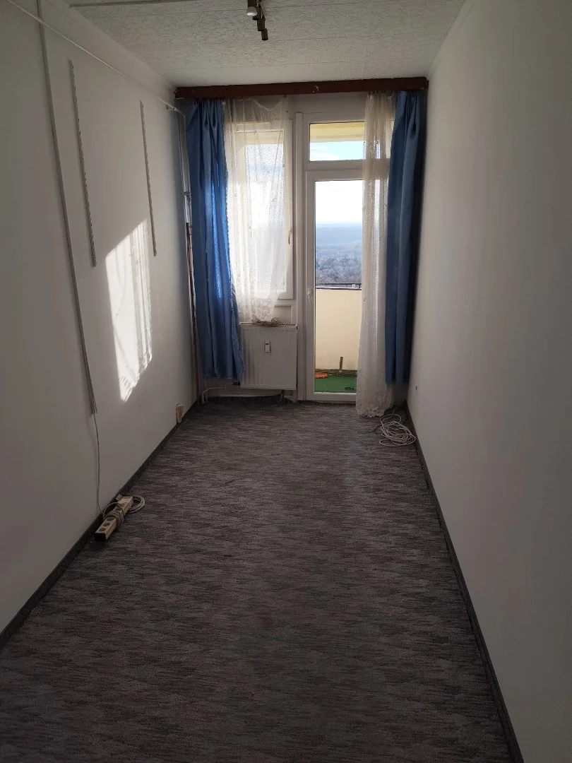 Részlegesen felújított panel lakás Várpalotán - Kép 4