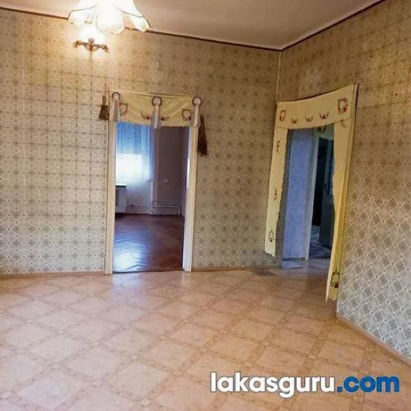 Kétszintes Családi Ház Nagykapornak Csendes Utcájában! - Kép 5