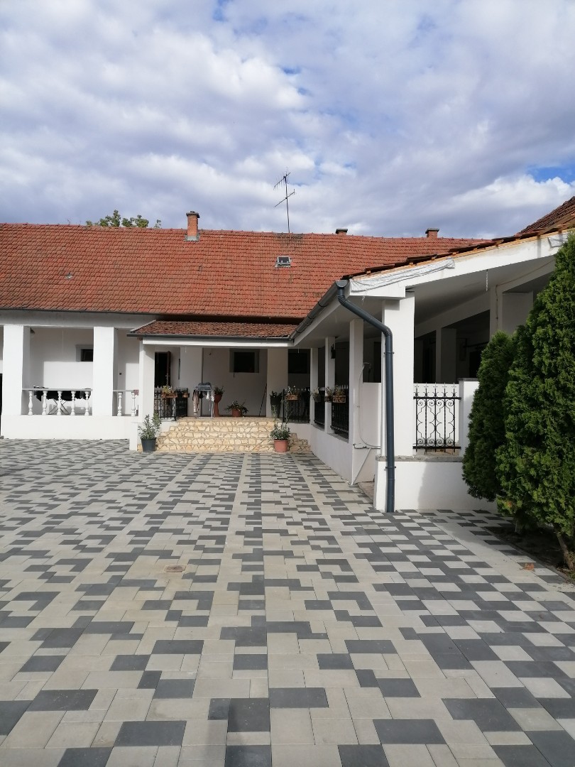 Eladó luxus ingatlan Békéscsaba - Kép 18