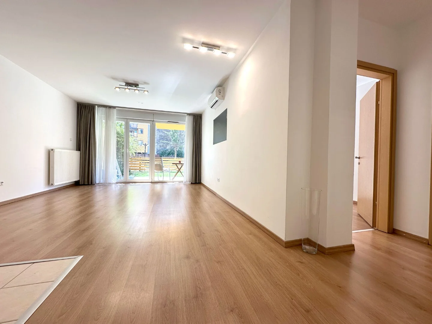 Eladó tégla lakás Budapest 03. ker.en - Kép 2
