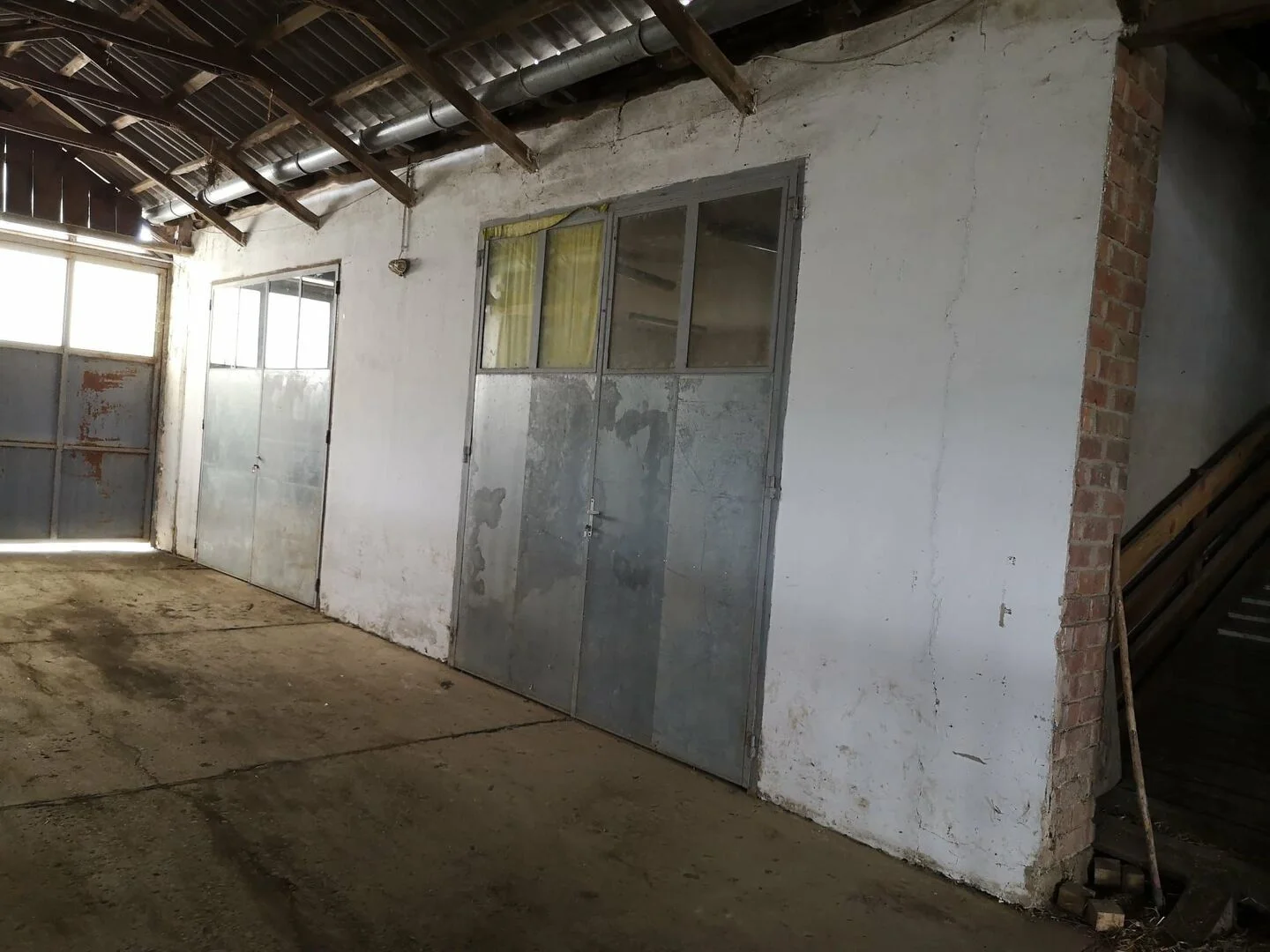 KIADÓ 600 m²-es GAZDASÁGI INGATLAN Lakhegyen - Kép 6