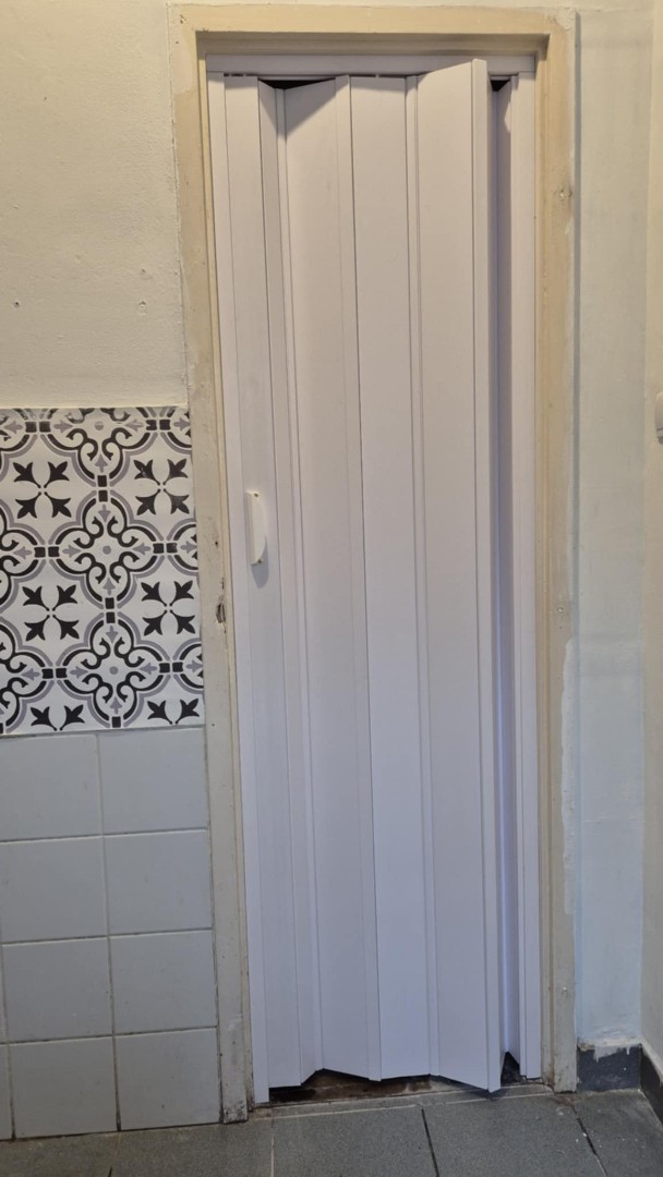 Beköltözhető emeleti felújítandó kis lakás eladó a 8. kerületben - Kép 10