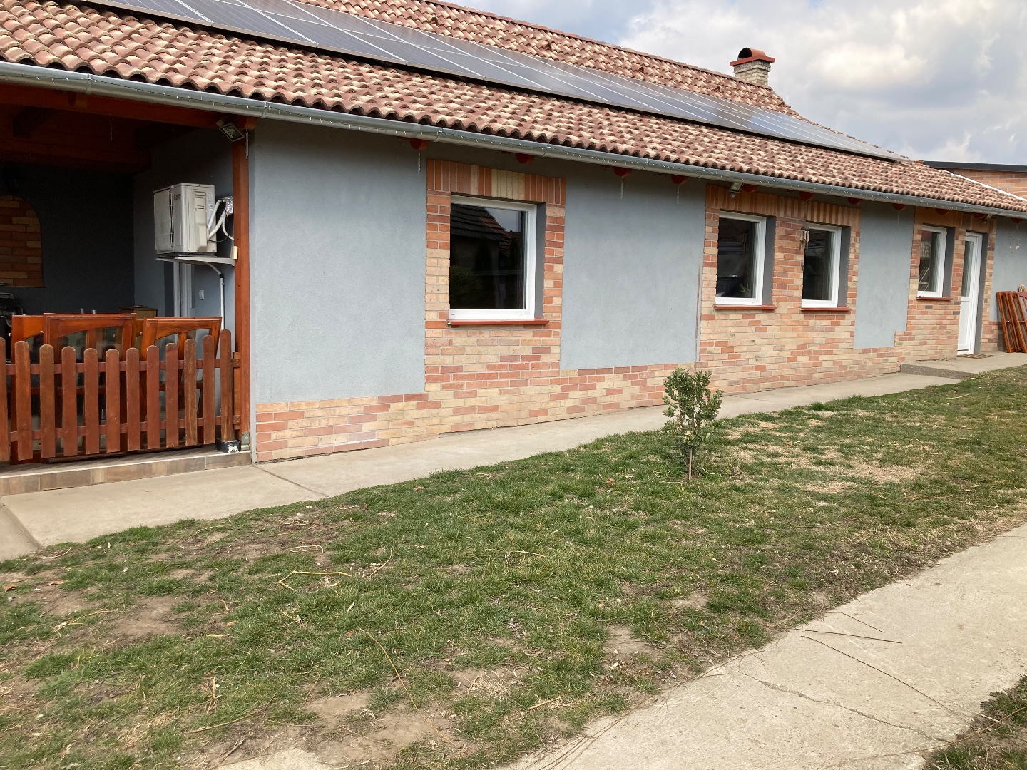 Duplakomfortos családi ház Perkátán - Kép 2