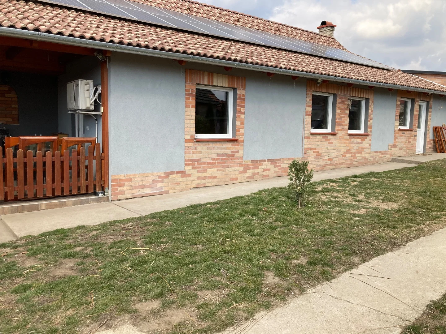 Duplakomfortos családi ház Perkátán - Kép 2