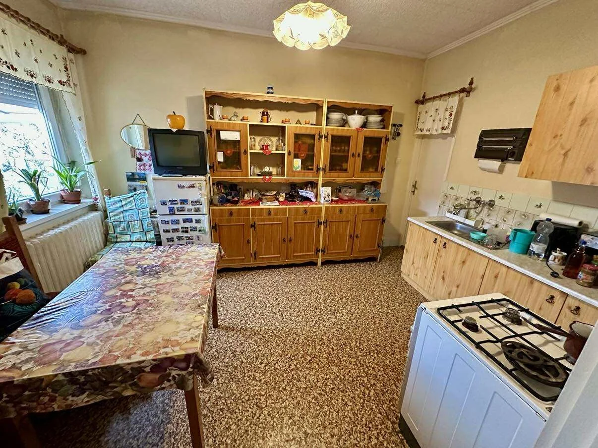 Eladó családi ház Múcsonyon - Kép 8