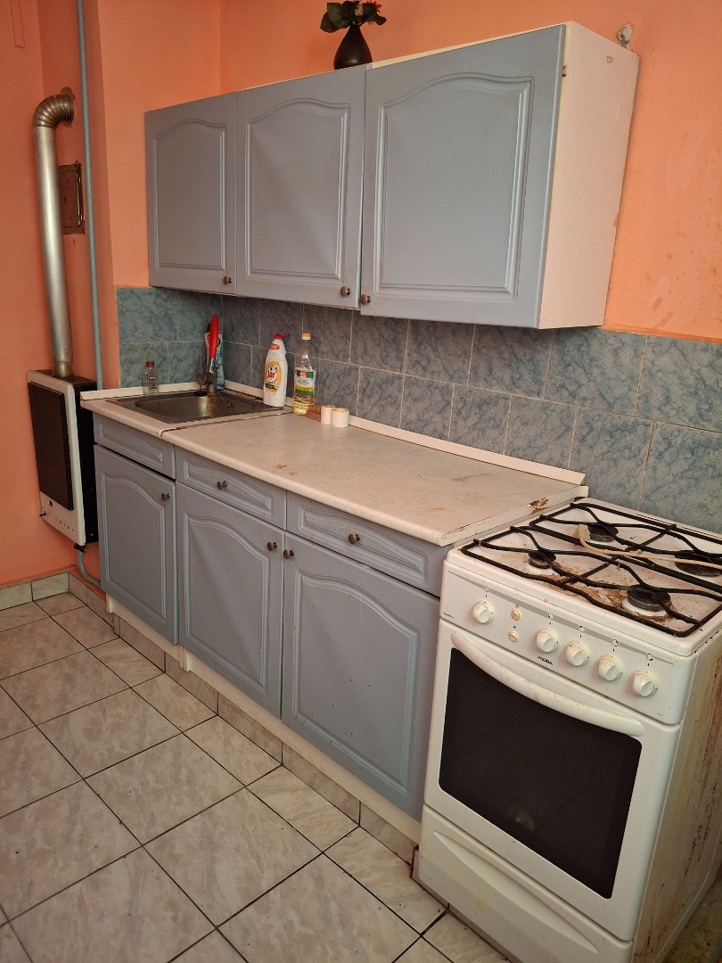 Második emeleti, két szobás lakás eladó - Kép 3