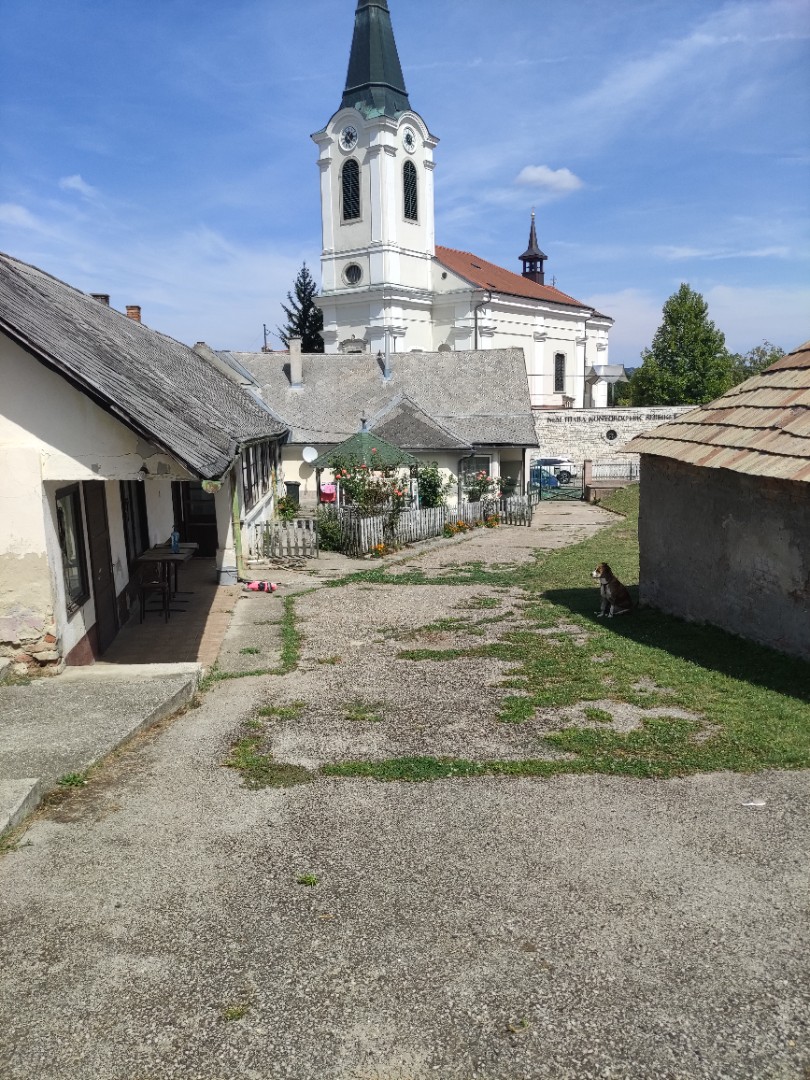 Eladó családi ház 2500m2 telken 2db különálló haz - Kép 2