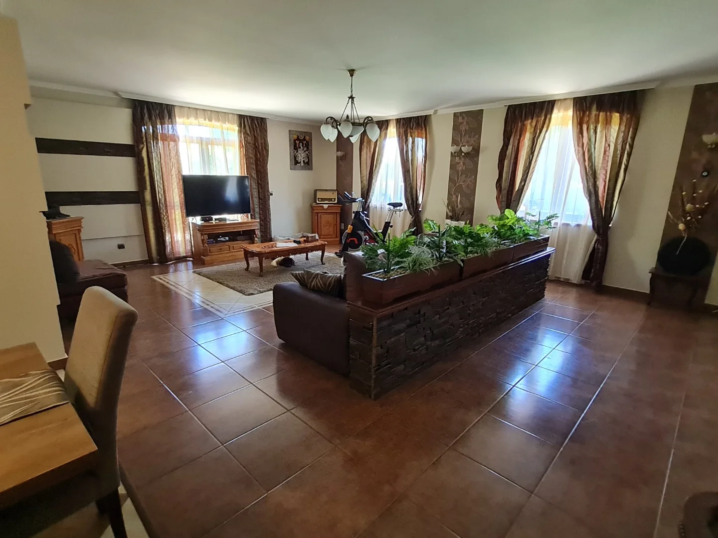 Családi ház eladó, fix hozamú bevétellel Balaton közelében! Kivételes, exkluzív ajánlat Polgárdiban! - Kép 7