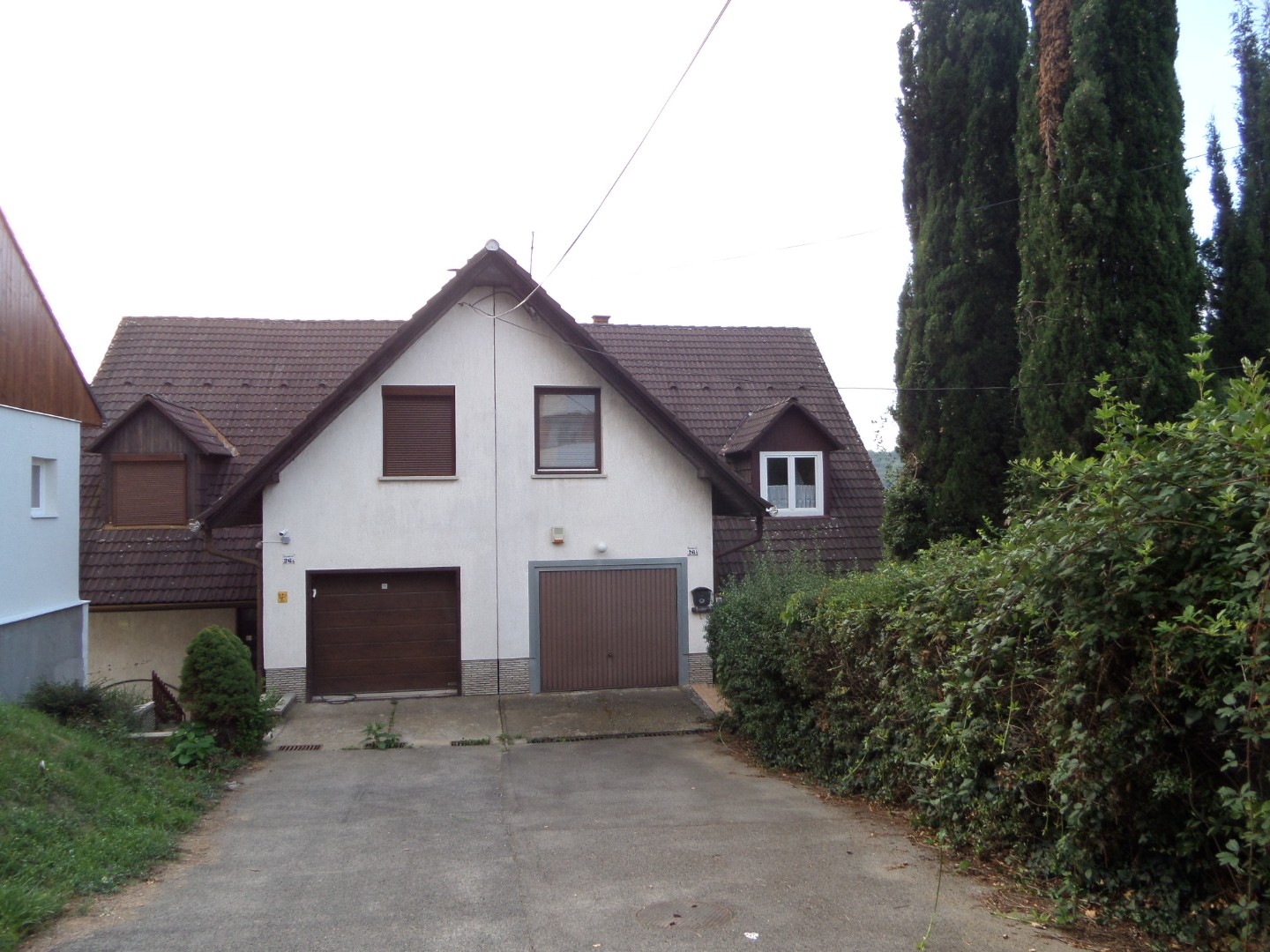 Komló szilvás városrészben panorámás családi ház - Kép 4